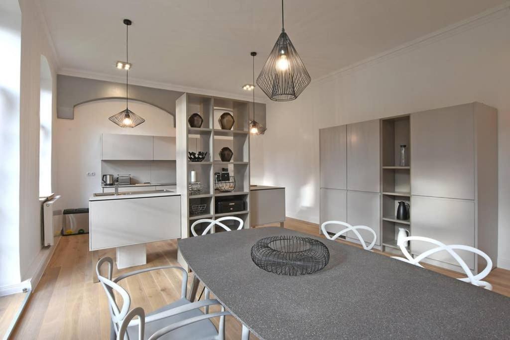 6,5 Luxury Room Apartment - Central Zwickau - 3 Bedrooms - 2 Bathrooms Екстер'єр фото