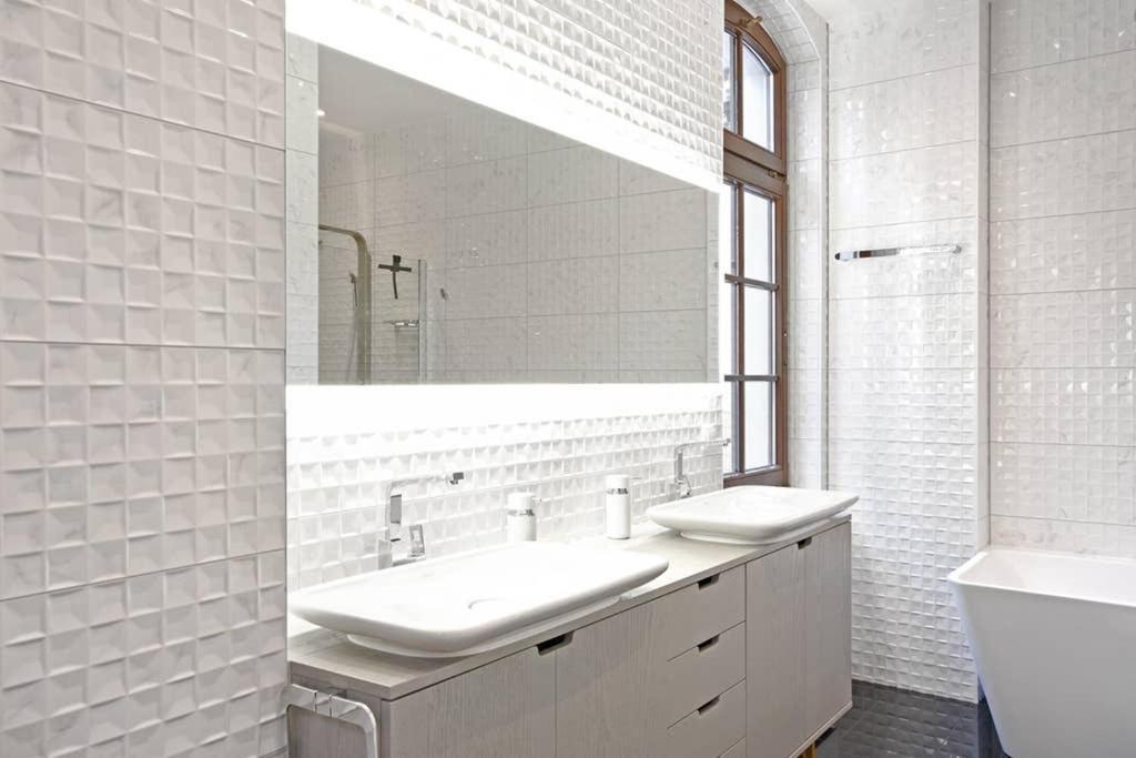 6,5 Luxury Room Apartment - Central Zwickau - 3 Bedrooms - 2 Bathrooms Екстер'єр фото