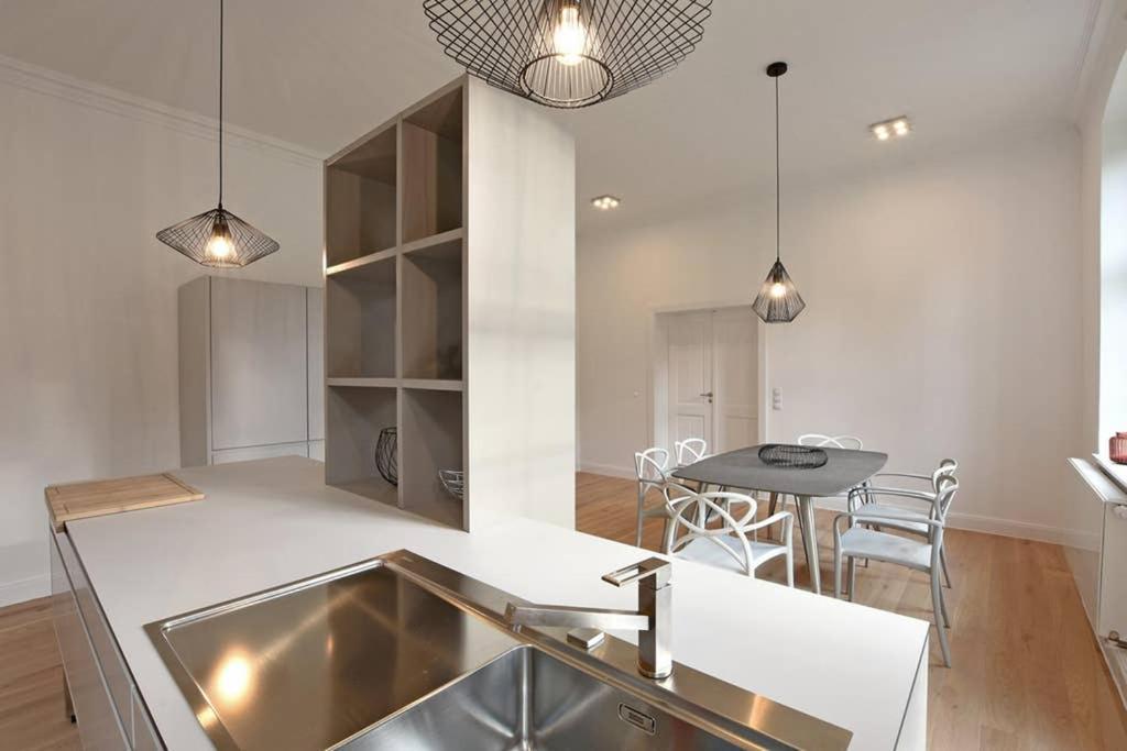 6,5 Luxury Room Apartment - Central Zwickau - 3 Bedrooms - 2 Bathrooms Екстер'єр фото