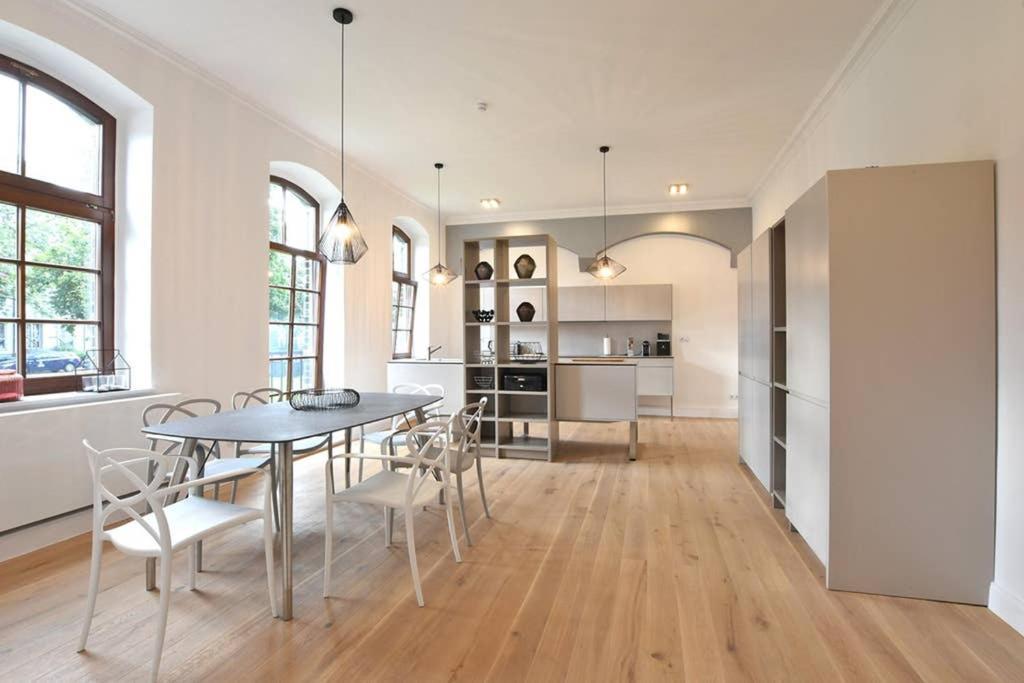 6,5 Luxury Room Apartment - Central Zwickau - 3 Bedrooms - 2 Bathrooms Екстер'єр фото