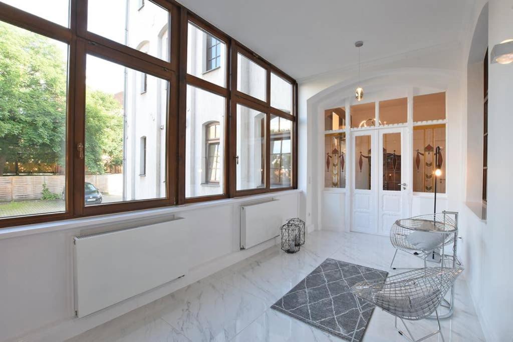 6,5 Luxury Room Apartment - Central Zwickau - 3 Bedrooms - 2 Bathrooms Екстер'єр фото