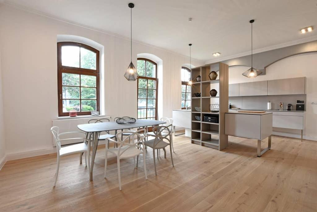 6,5 Luxury Room Apartment - Central Zwickau - 3 Bedrooms - 2 Bathrooms Екстер'єр фото